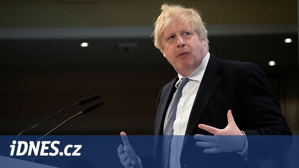 Johnson: Rusko chystá největší válku v Evropě od roku 1945, obklíčí Kyjev
